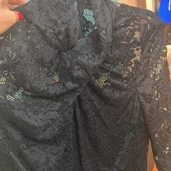 Ellie Tahari Lace blouse EUC - Picture 2 of 7